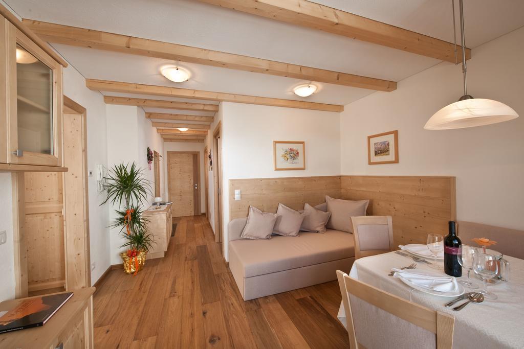 Ciasa Sunara コルフォスコ 部屋 写真